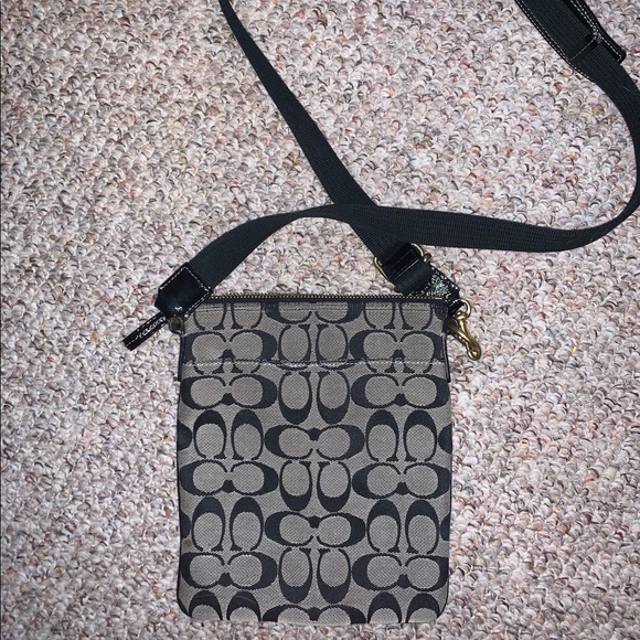 Coach crossbody purse - Picture 2 of 2